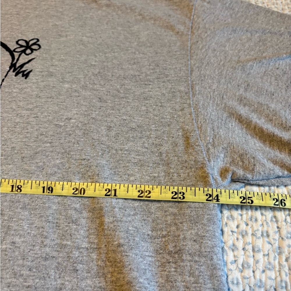 Gray Cat Graphic T-Shirt - Picture 4 of 6